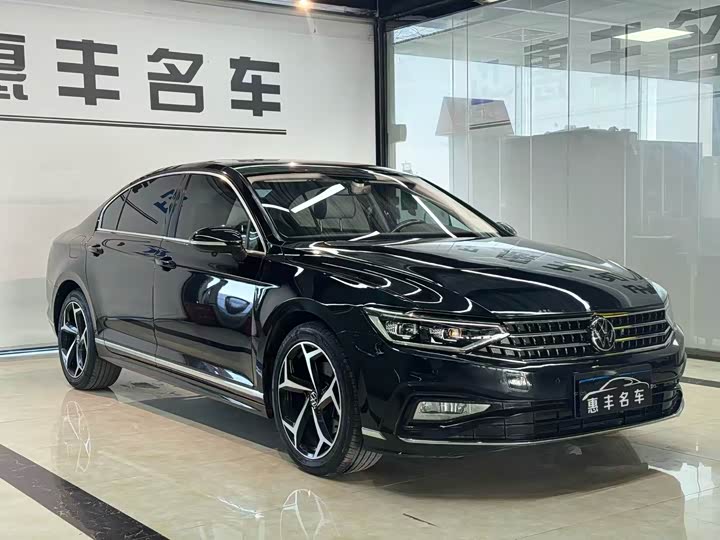 Фото 1 - Volkswagen Magotan