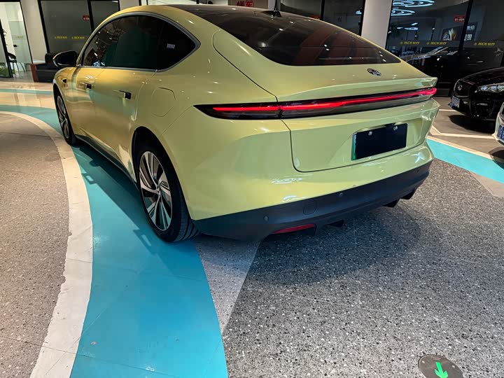 Фото 11 - Nio ET5