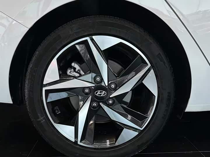 Фото 6 - Hyundai Elantra N line