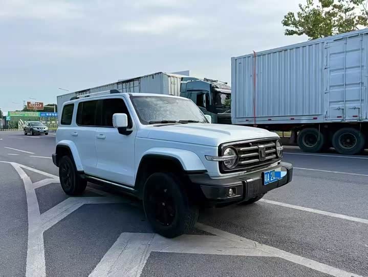 Фото 2 - Tank 300