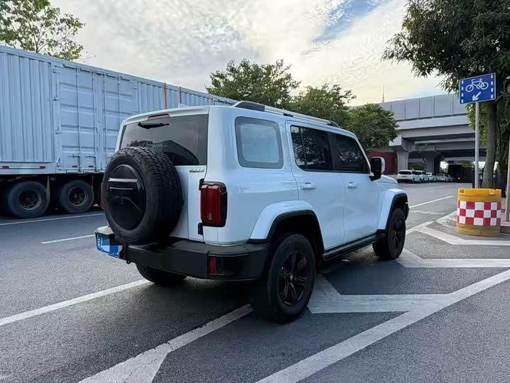 Фото 3 - Tank 300