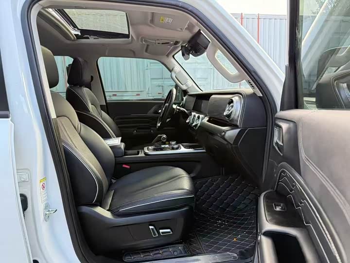 Фото 9 - Tank 300