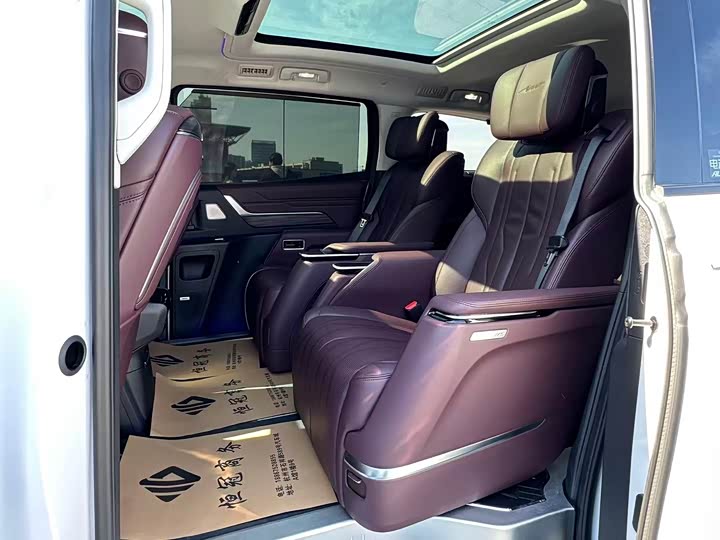 Фото 10 - Buick GL8 Century