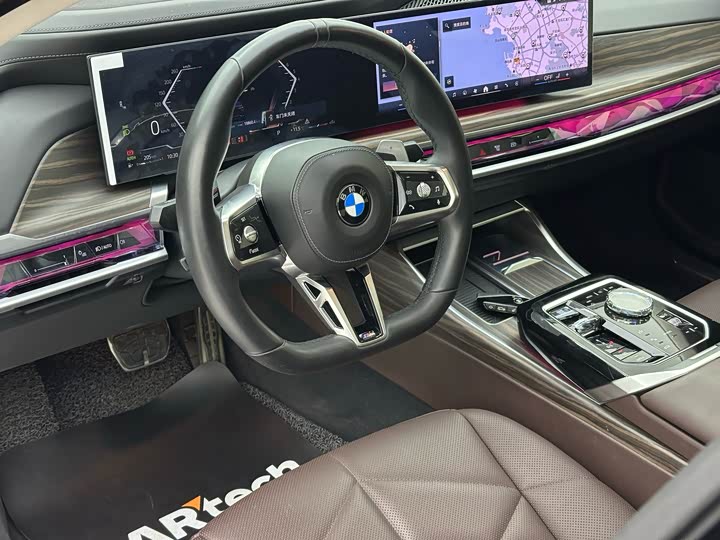 Фото 11 - BMW 7 Series