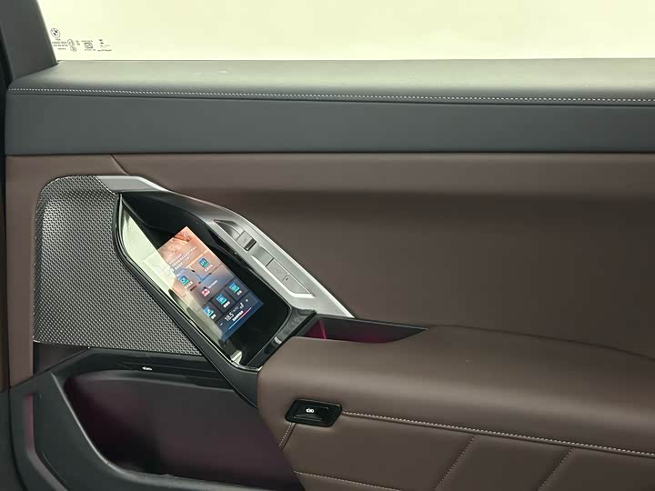 Фото 18 - BMW 7 Series