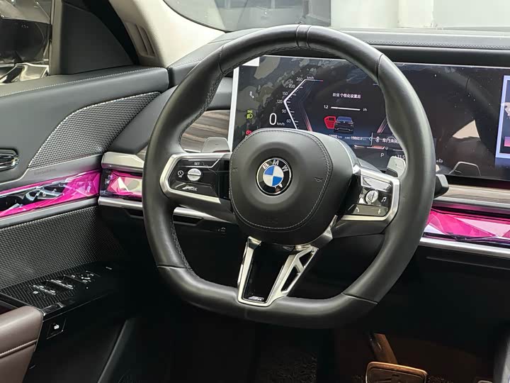 Фото 20 - BMW 7 Series