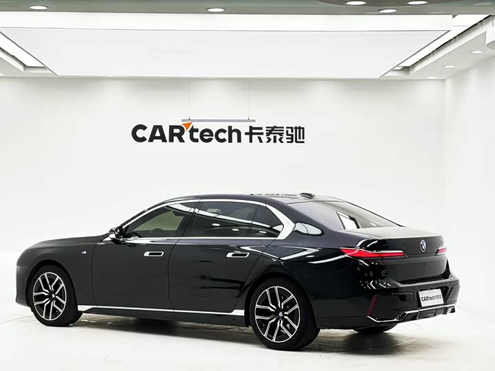 Фото 7 - BMW 7 Series