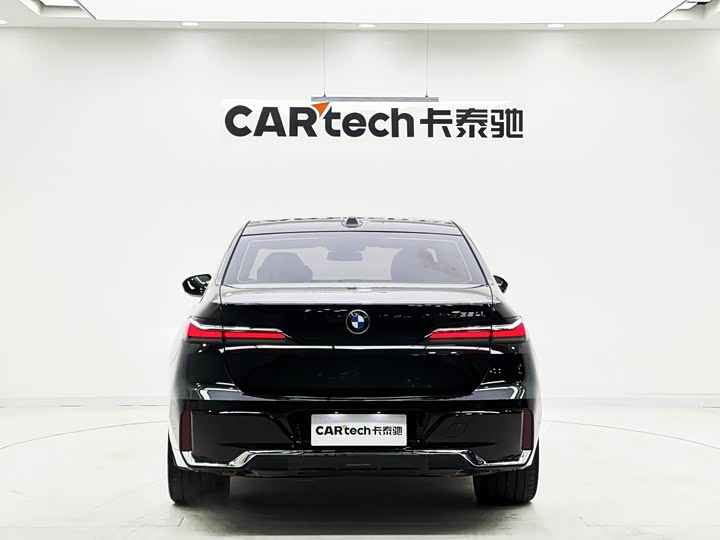 Фото 8 - BMW 7 Series