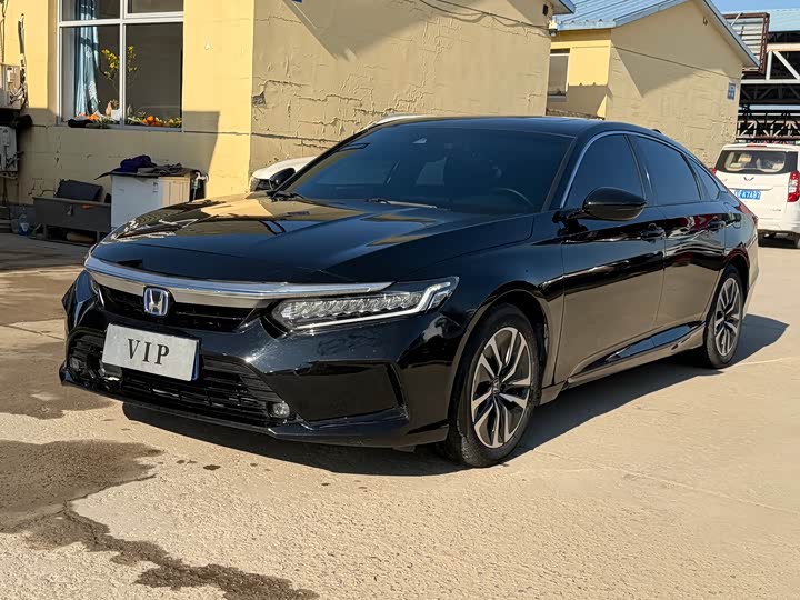 Фото 1 - Honda Inspire