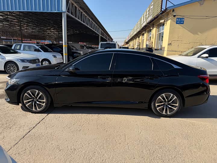 Фото 4 - Honda Inspire