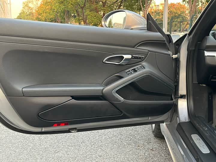 Фото 24 - Porsche 718