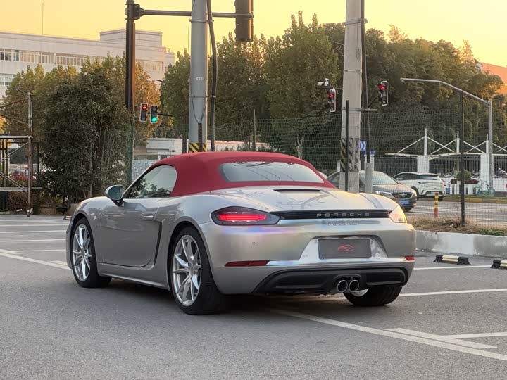 Фото 7 - Porsche 718