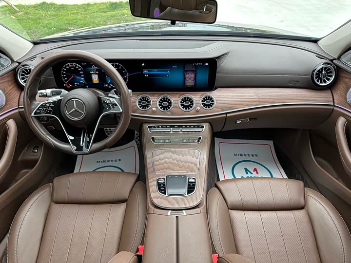 Фото 10 - Mercedes-Benz E-Class