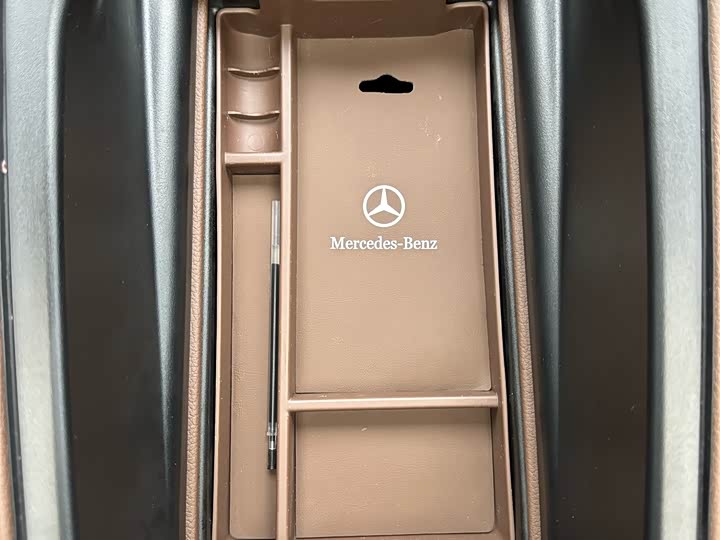 Фото 14 - Mercedes-Benz E-Class