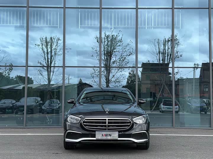 Фото 2 - Mercedes-Benz E-Class