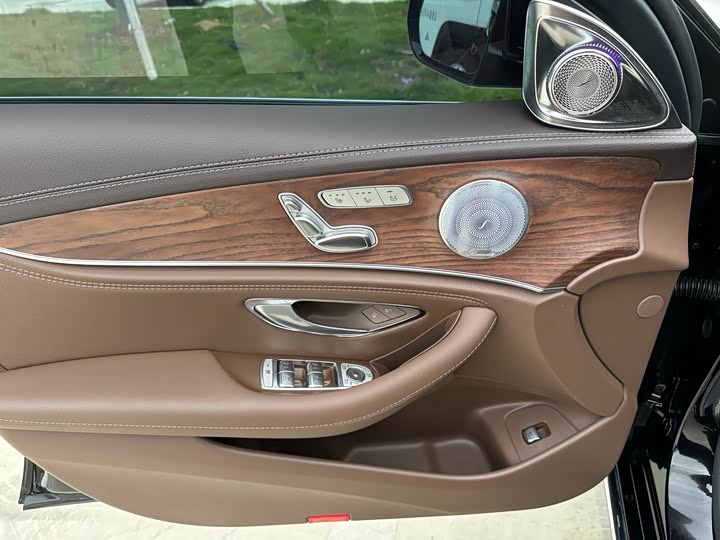 Фото 7 - Mercedes-Benz E-Class