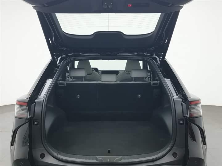 Фото 16 - Toyota bZ4X