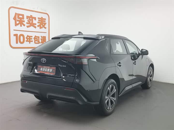 Фото 2 - Toyota bZ4X