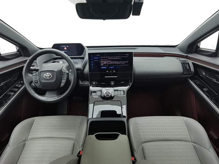 Фото 5 - Toyota bZ4X