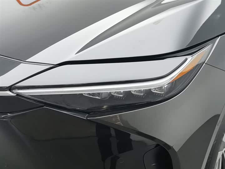 Фото 7 - Toyota bZ4X