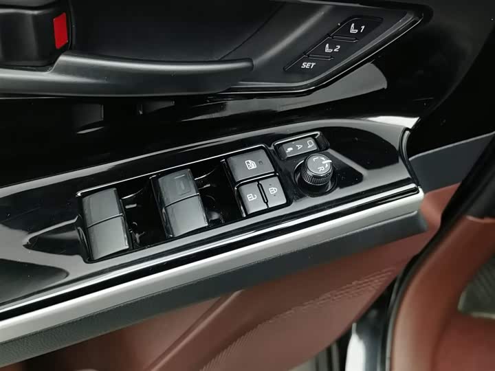 Фото 9 - Toyota bZ4X