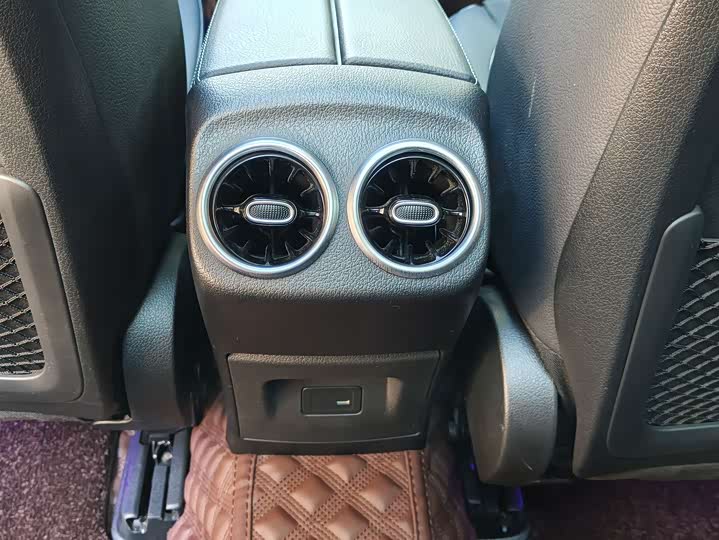 Фото 11 - Mercedes-Benz A-Class