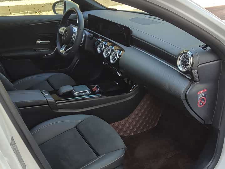 Фото 15 - Mercedes-Benz A-Class