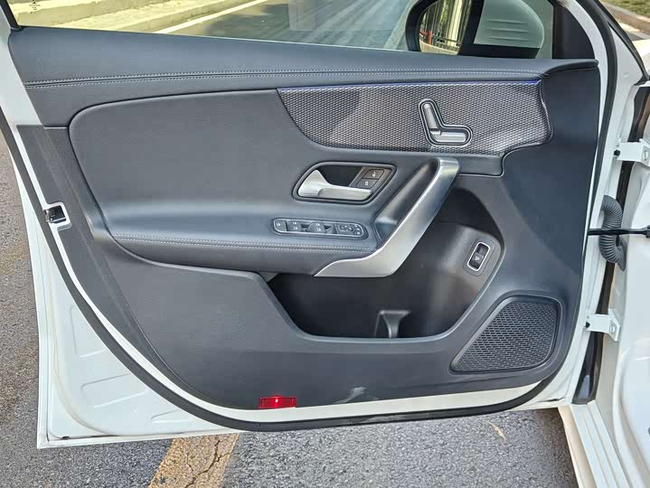 Фото 5 - Mercedes-Benz A-Class