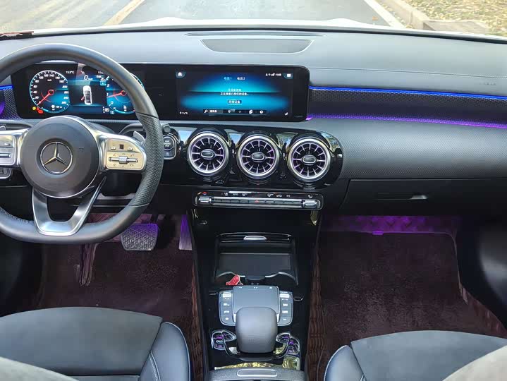 Фото 9 - Mercedes-Benz A-Class