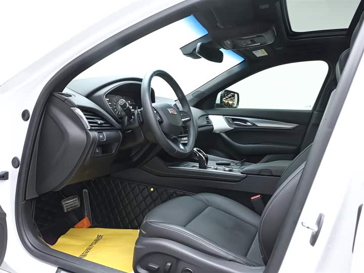 Фото 10 - Cadillac CT5