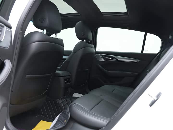 Фото 13 - Cadillac CT5