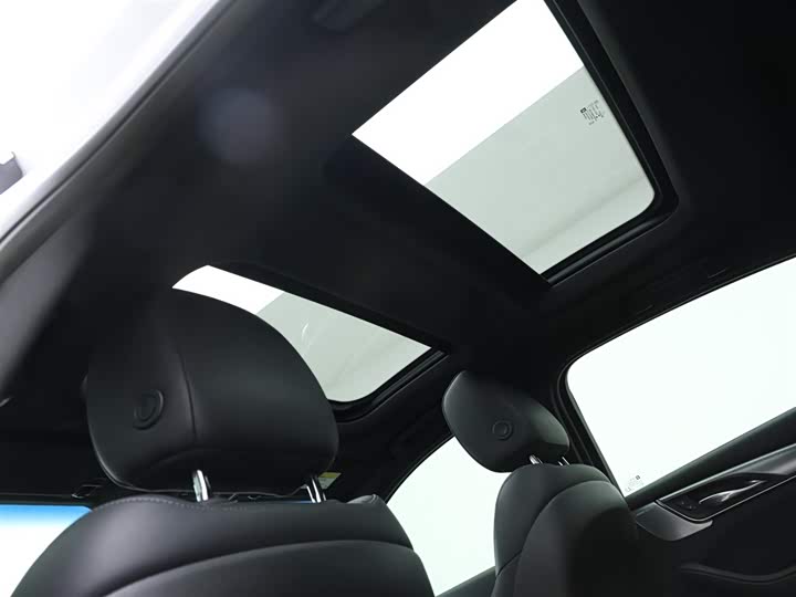 Фото 14 - Cadillac CT5