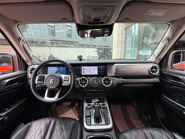 Фото 11 - Tank 300