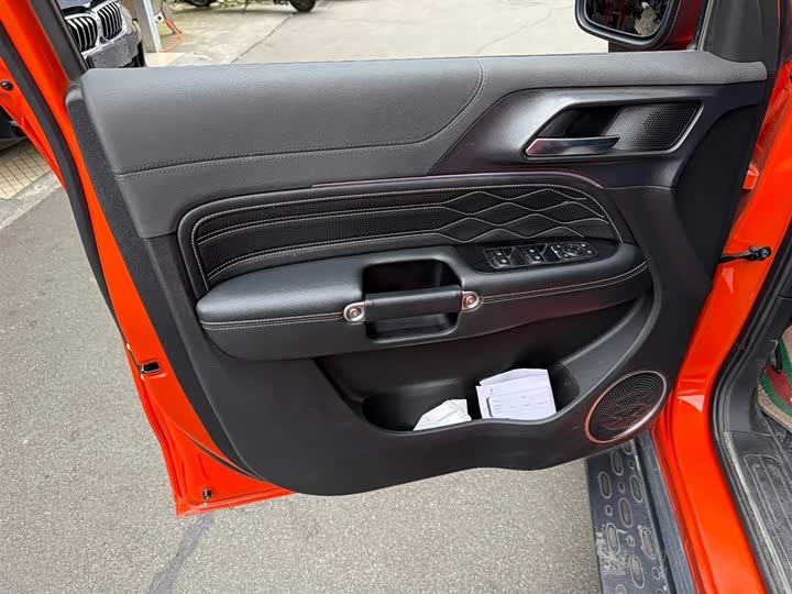 Фото 6 - Tank 300