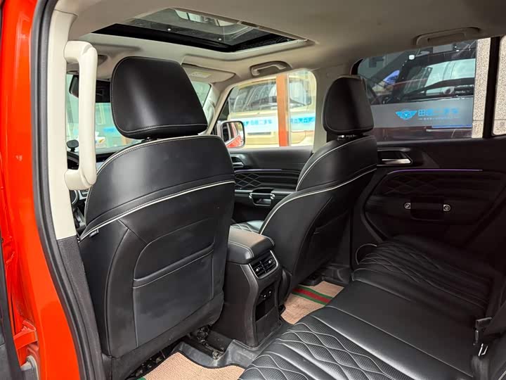 Фото 9 - Tank 300