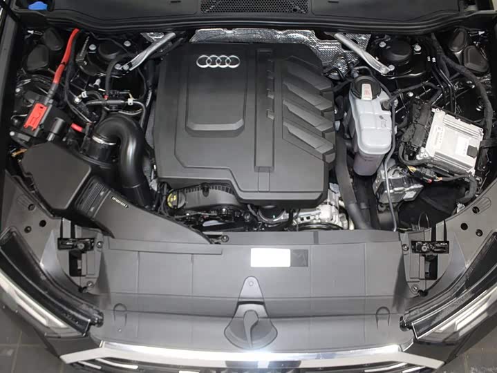 Фото 14 - Audi A6L