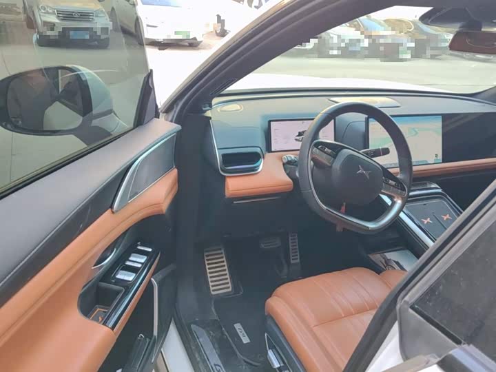 Фото 14 - XPeng G9