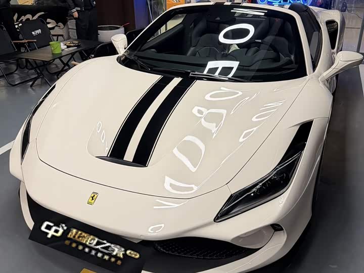 Фото 1 - Ferrari F8