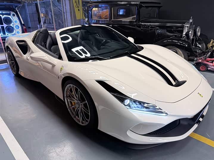 Фото 11 - Ferrari F8