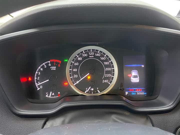 Фото 13 - Toyota Corolla