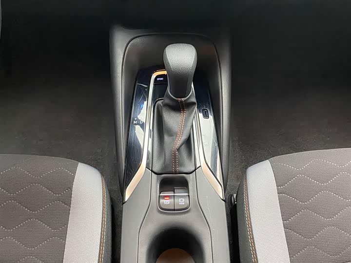 Фото 14 - Toyota Corolla