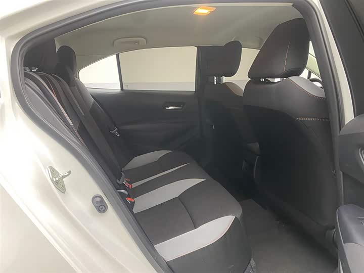 Фото 20 - Toyota Corolla