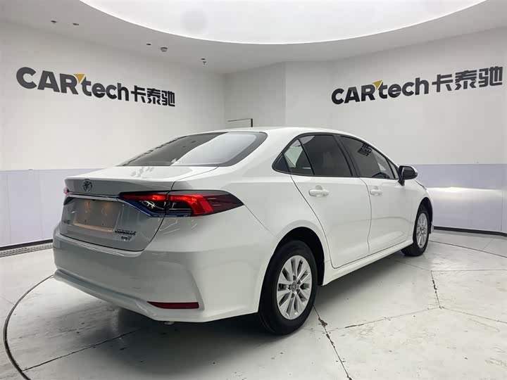 Фото 24 - Toyota Corolla