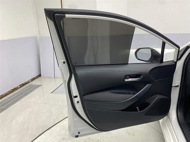 Фото 8 - Toyota Corolla