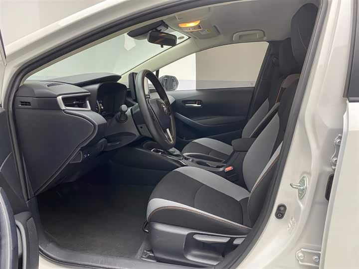 Фото 9 - Toyota Corolla