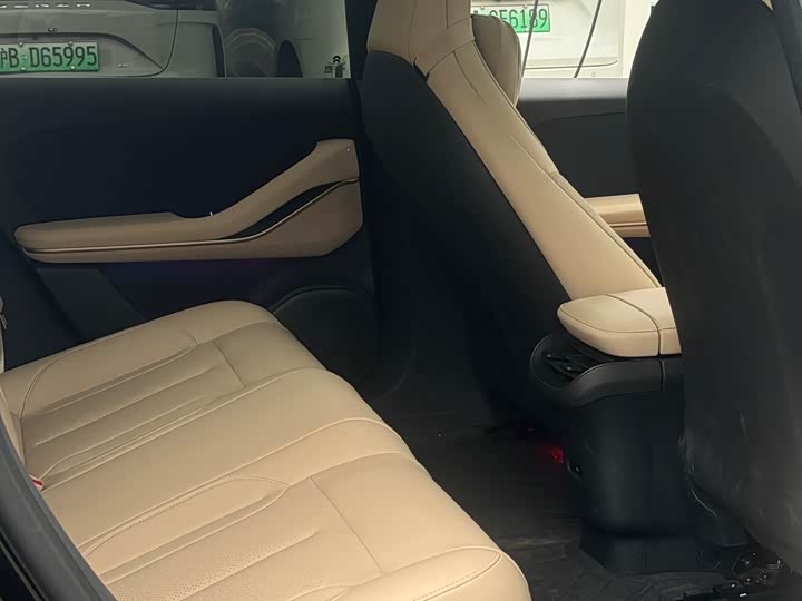 Фото 10 - Nio ET5T