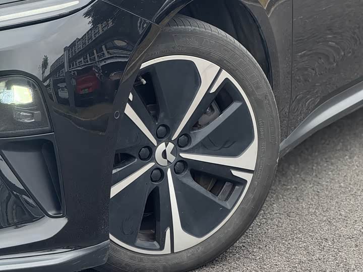 Фото 6 - Nio ET5T