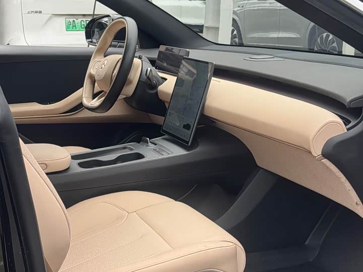 Фото 9 - Nio ET5T