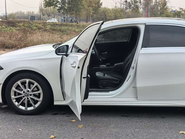 Фото 11 - Mercedes-Benz A-Class