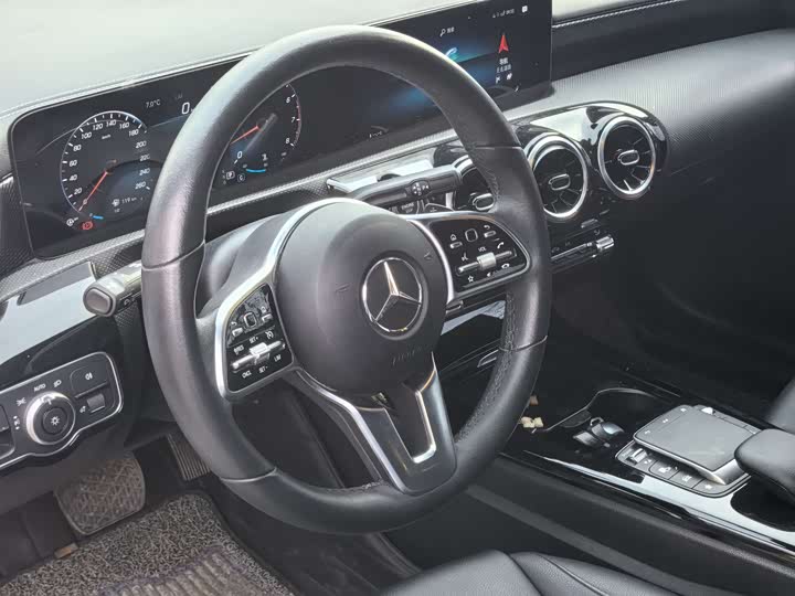 Фото 6 - Mercedes-Benz A-Class